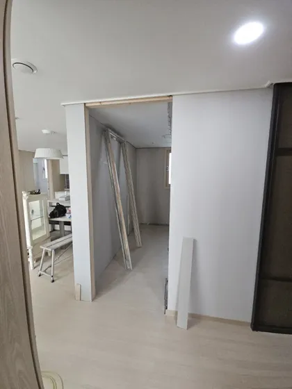 문짝교체 현장사진 1 작업 전 개구부