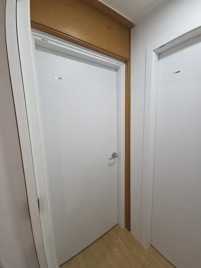 맞춤 문짝 실측설치 현장사진 6 새 문짝 설치 완료