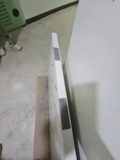 화장실 문짝교체 현장사진 2 기존 문 철거