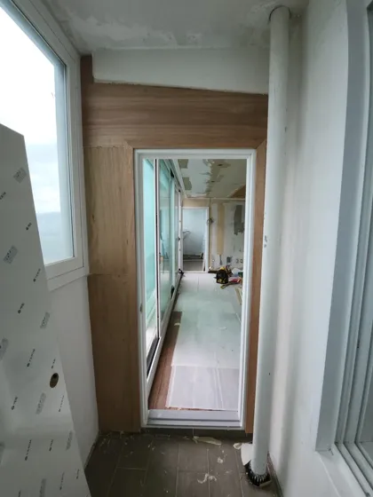 문짝교체 현장사진 5 새 문틀 설치